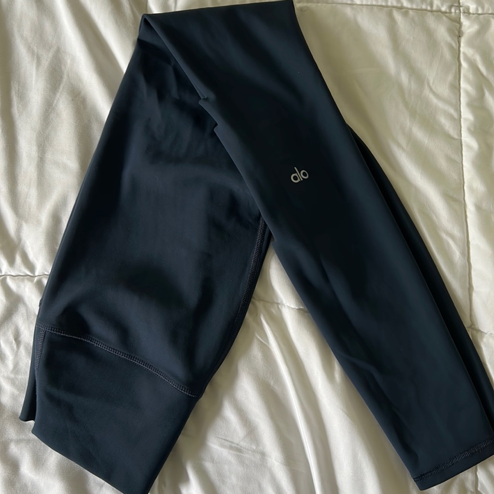 Alo airlift warrior leggings. Navy blue.